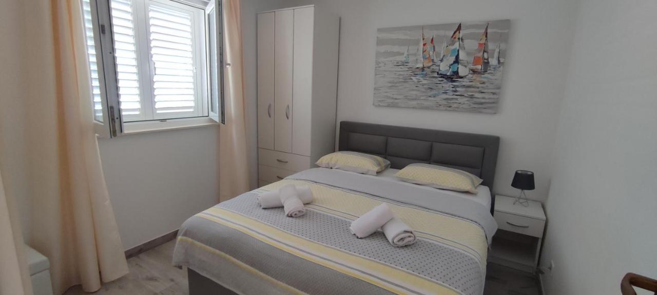 Sunset Apartments Слано Екстериор снимка