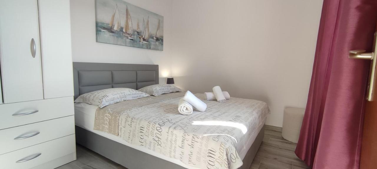 Sunset Apartments Слано Екстериор снимка