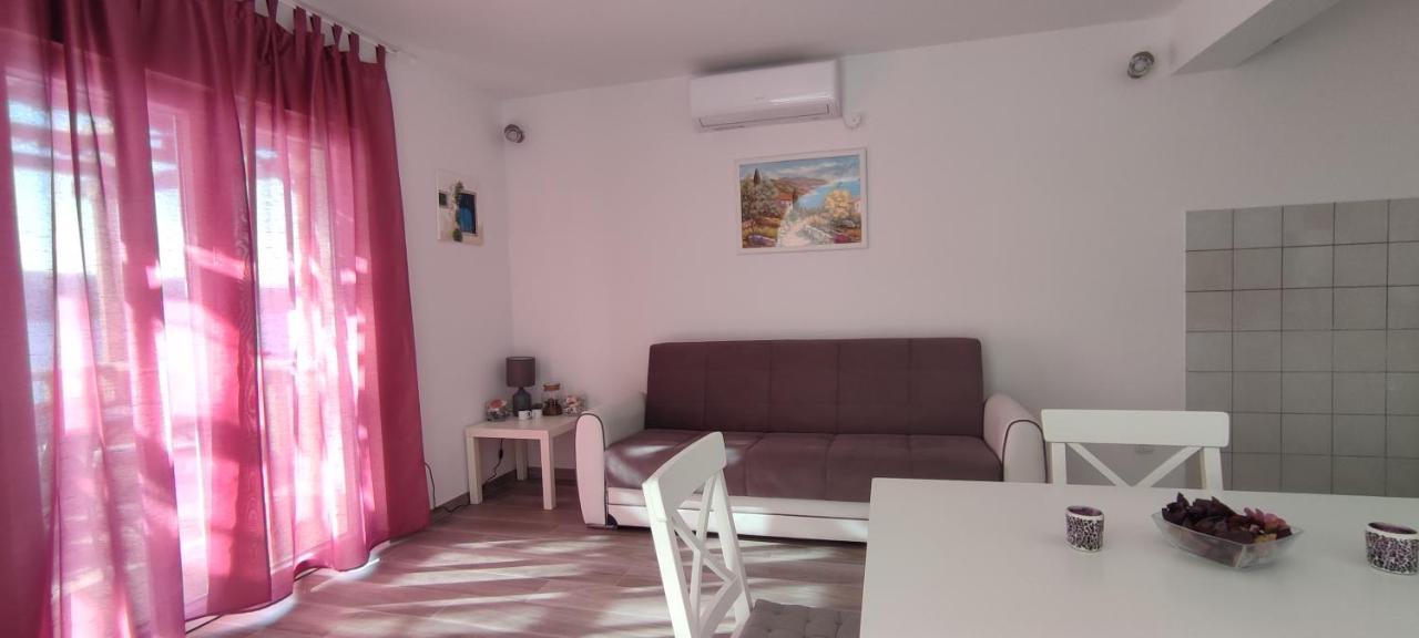 Sunset Apartments Слано Екстериор снимка