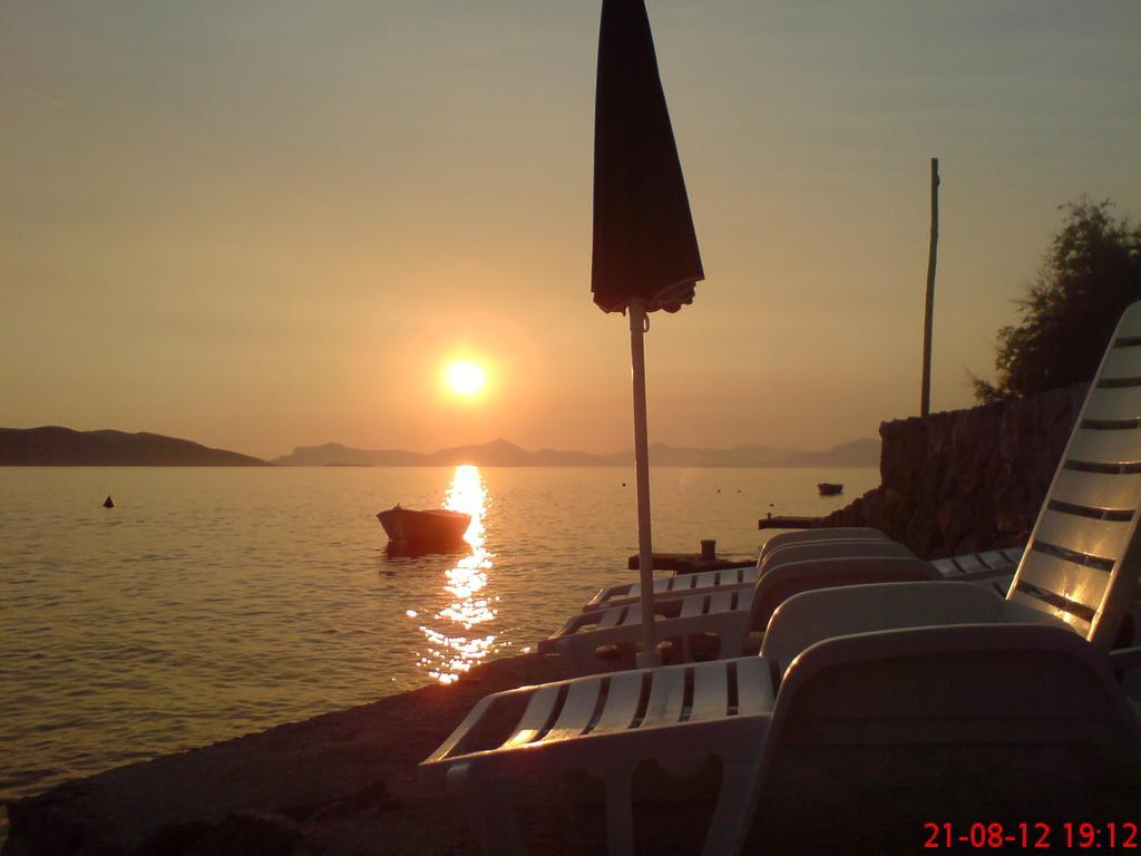 Sunset Apartments Слано Екстериор снимка